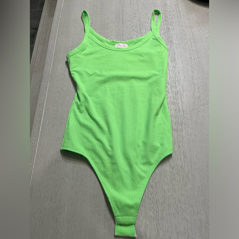 Pink Lily Bodysuit Size Small